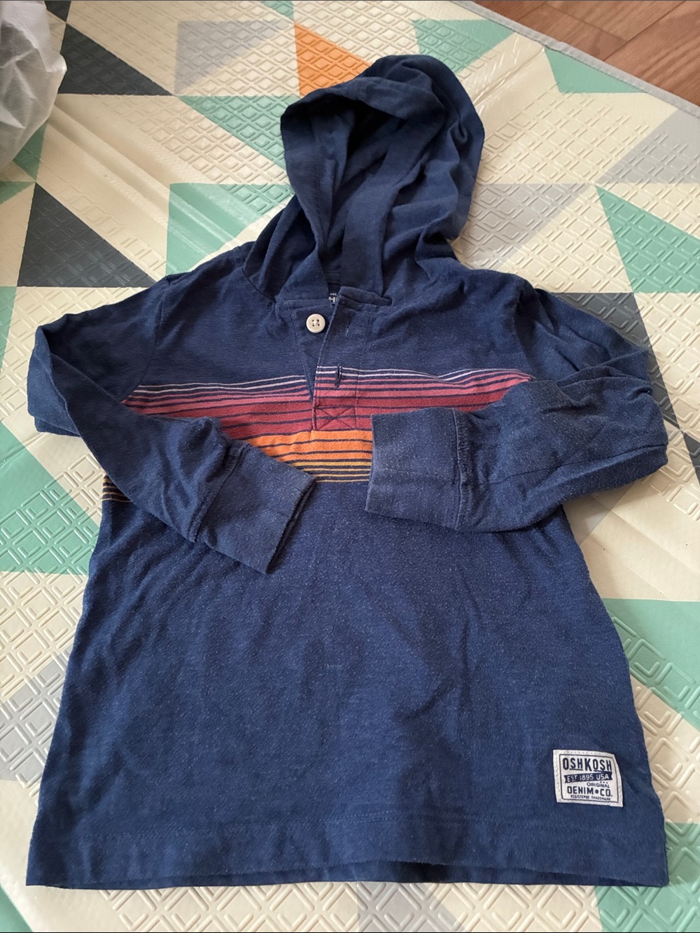 20/25$ 🧸 OshKosh B'gosh Navy Hooded Long-Sleeve Tee with Sunset Stripe